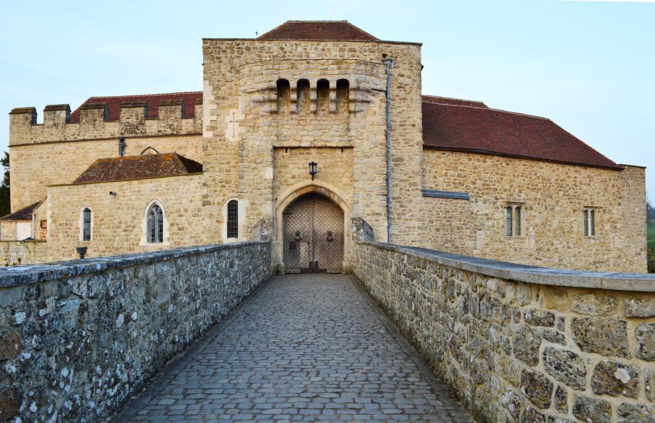 Leeds Castle Maiden'S Tower Bed and Breakfast Μέιντστοουν Εξωτερικό φωτογραφία
